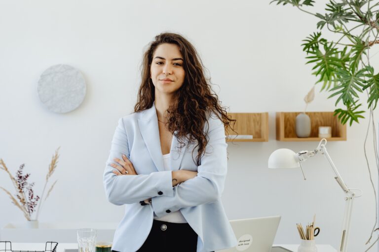 jeune femme bureau